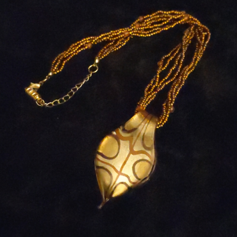 Necklace W/ Leaf Pendant